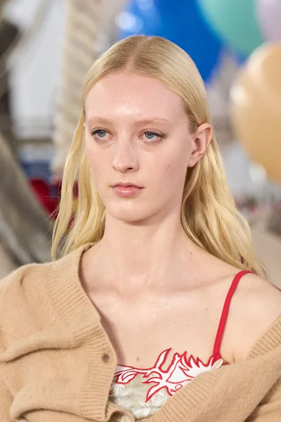 Look 32
